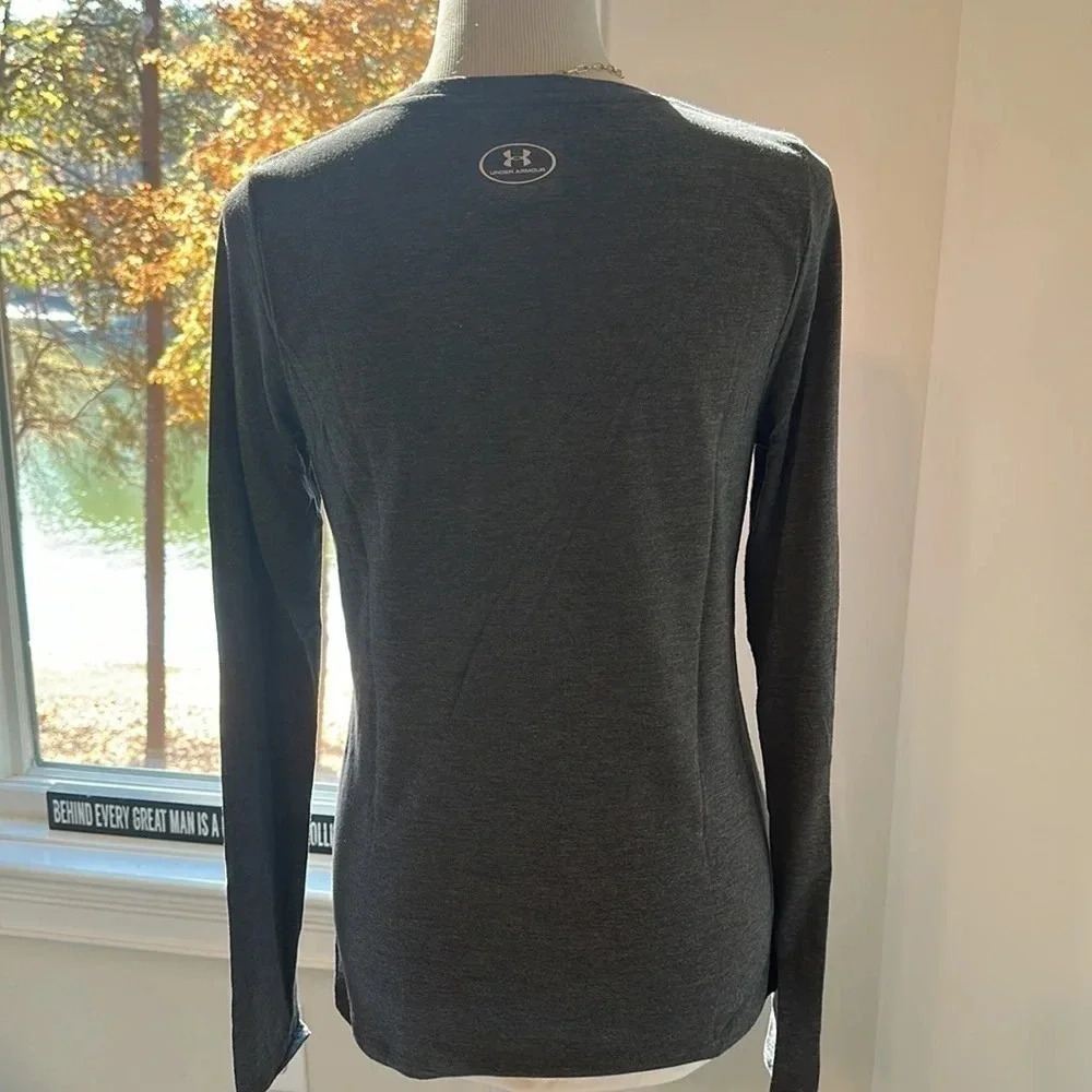 Under Armour Breast Cancer LS Tee, Medium, EUC - Picture 5 of 6